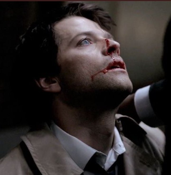 Tw//bloodNo one should look that good with blood