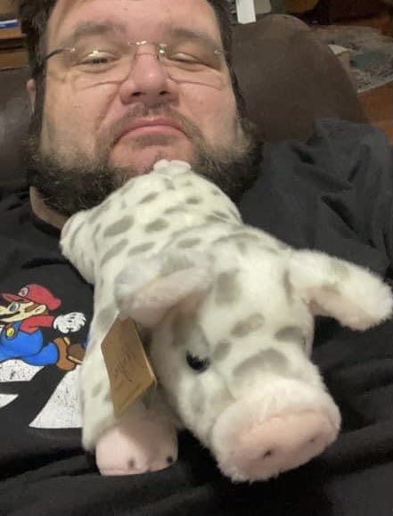 UbiquitousHYB's tweet photo. @bigbadbenburton has been harassing me to get a pig. When in the hospital, I got him a stuffed pig-Kevin Bacon, VI. Fast forward-6yo watching #GrahamNorton w/me w/said pig. The real @kevinbacon was on the couch. 6yo asked to watch more of Kevin the Bacon-forever he will now be. https://t.co/4biT58yhOz