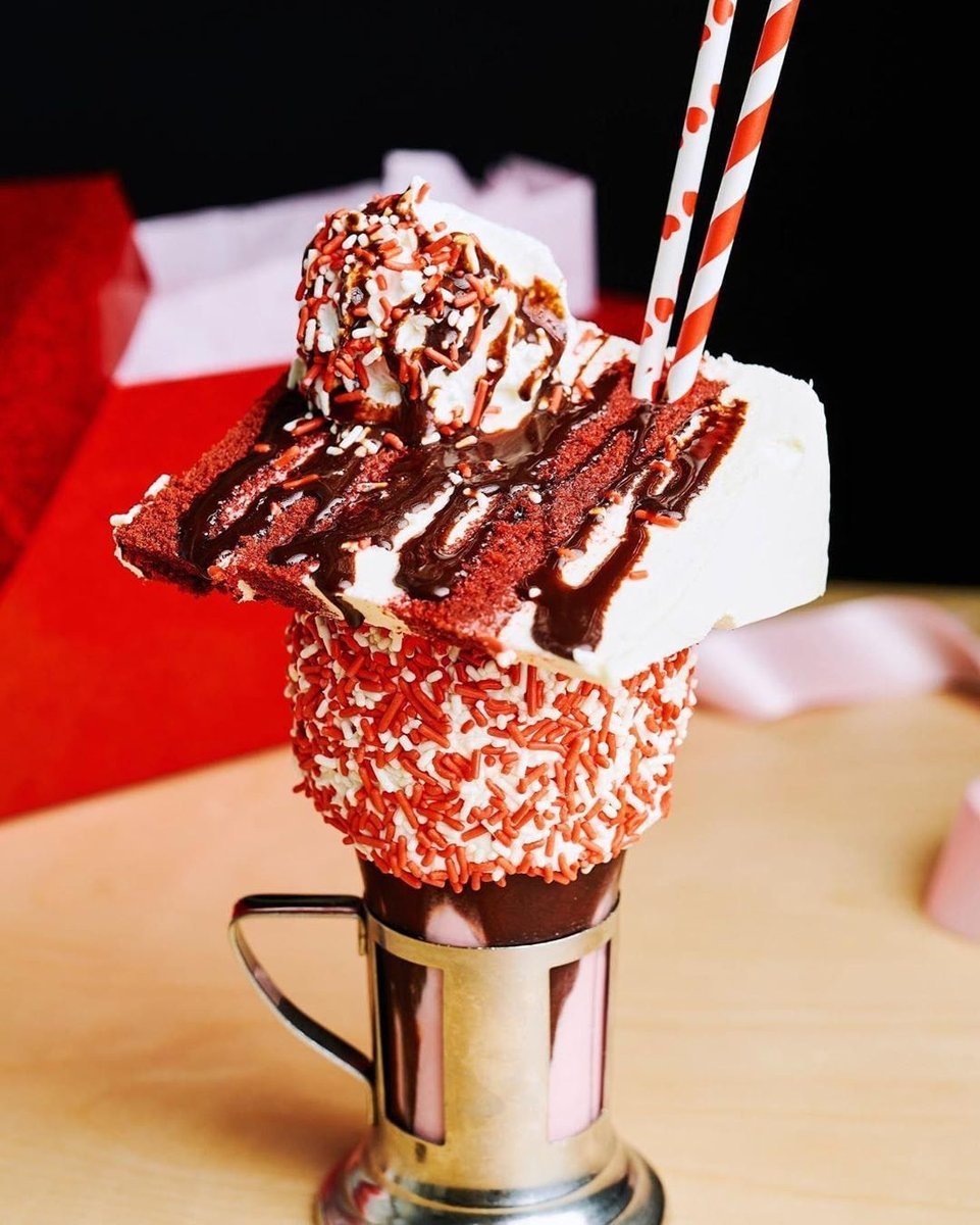 blacktaplv's tweet photo. Fall in LOVE with our RED VELVET CAKESHAKE in partnership with @freedsbakery ❤️ [available now - 2.14] #crazyshake #redvelvet #icecream #mikshake #dessert #valentines #valentinesday #gift #love #vegas #lasvegas #venetianvegas #blacktapthat #blacktapnyc #blacktaplv https://t.co/TqONHzFGwN