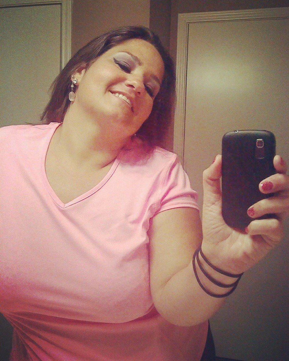 Tracy1101F's tweet image. They thought I was a wimp! I am the whip! I been through it, just to make me even more proud of myself for who I am today! 🤯#CRAZYBOWLADY #warrior #tcmacdesigns #artistforacause #goober #itsoktobeweird #brave #courageous @TcMacDesigns1 😉 @CottageDaisy2🏡@1treawyn215🙏 #mccurry