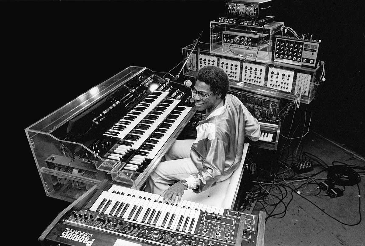 so how does this tie in with the TR-808? in the early 1970s, Don Lewis, an electrical engineer at Hammond, decided to jump ship and start consulting with a brand new company called Roland.