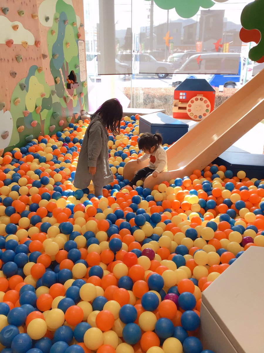 Limolimoしずおか りもりも静岡 スズキのお店 そ っと そ っと ボールプール 溺れないように お姉ちゃんが優しく見守っています 室内の遊び場 無料の施設 キッズコーナー 室内の滑り台 スズキアリーナ静岡南安倍 お店の情報はhpから