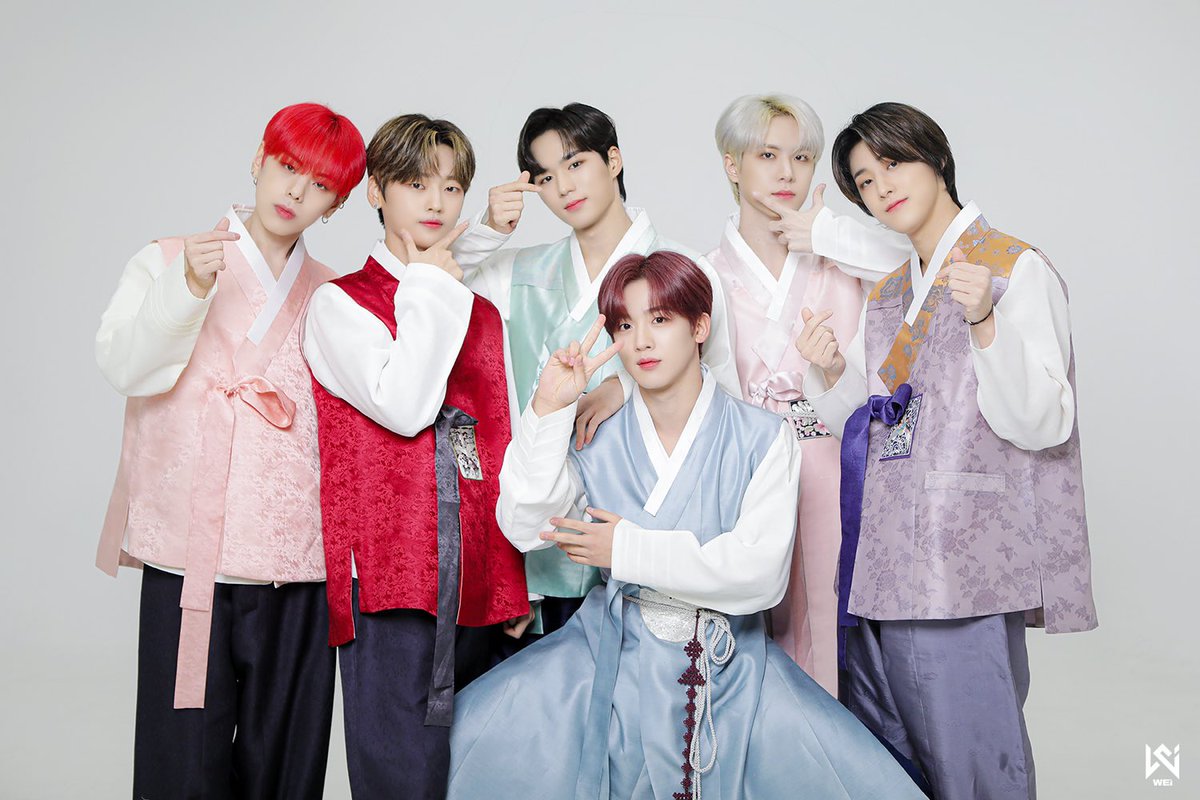 WEi__Official's tweet photo. 🤍🤍새해 복 많이 받으세요🤍🤍

#위아이 #WEi #IDENTITY #CHALLENGE #설날 #LunarNewYear https://t.co/dhtjoSOetJ