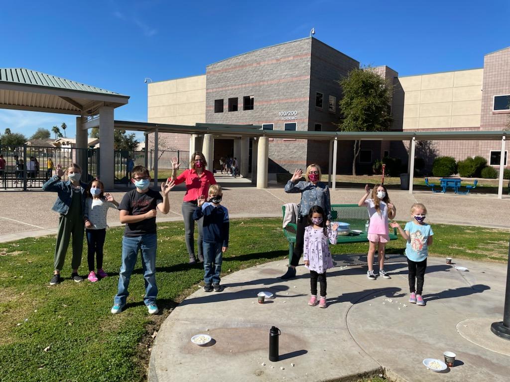 Popcorn with the Principal's is what is happening in the Leapord den.These kiddos and their families worked hard during our Apex fundraiser, congrats to our top winners. #schoolisfun #legendary #makingmemories <a href="/LSLeopards/">Legend Springs</a> <a href="/legendarypta/">Legend Springs PTA</a> <a href="/DVUSD/">Deer Valley Unified School District</a> <a href="/FreshBasl/">Nichole</a>