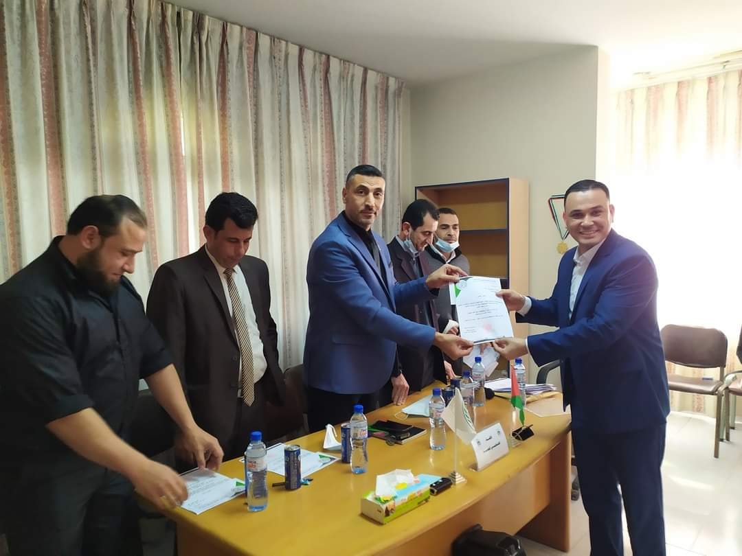 تبارك عائلة المقيد في فلسطين والشتات للاستاذ إبراهيم جمال حماد المقيد حصولة على ثقة اللجنة الأولمبية الفلسطينية التي قامت بتكليفه منصب الأمين العام المساعد للاتحاد الفلسطيني للجمباز .. ألف مبارك ونسأل الله له التوفيق والسداد.
#فلسطين #غزة