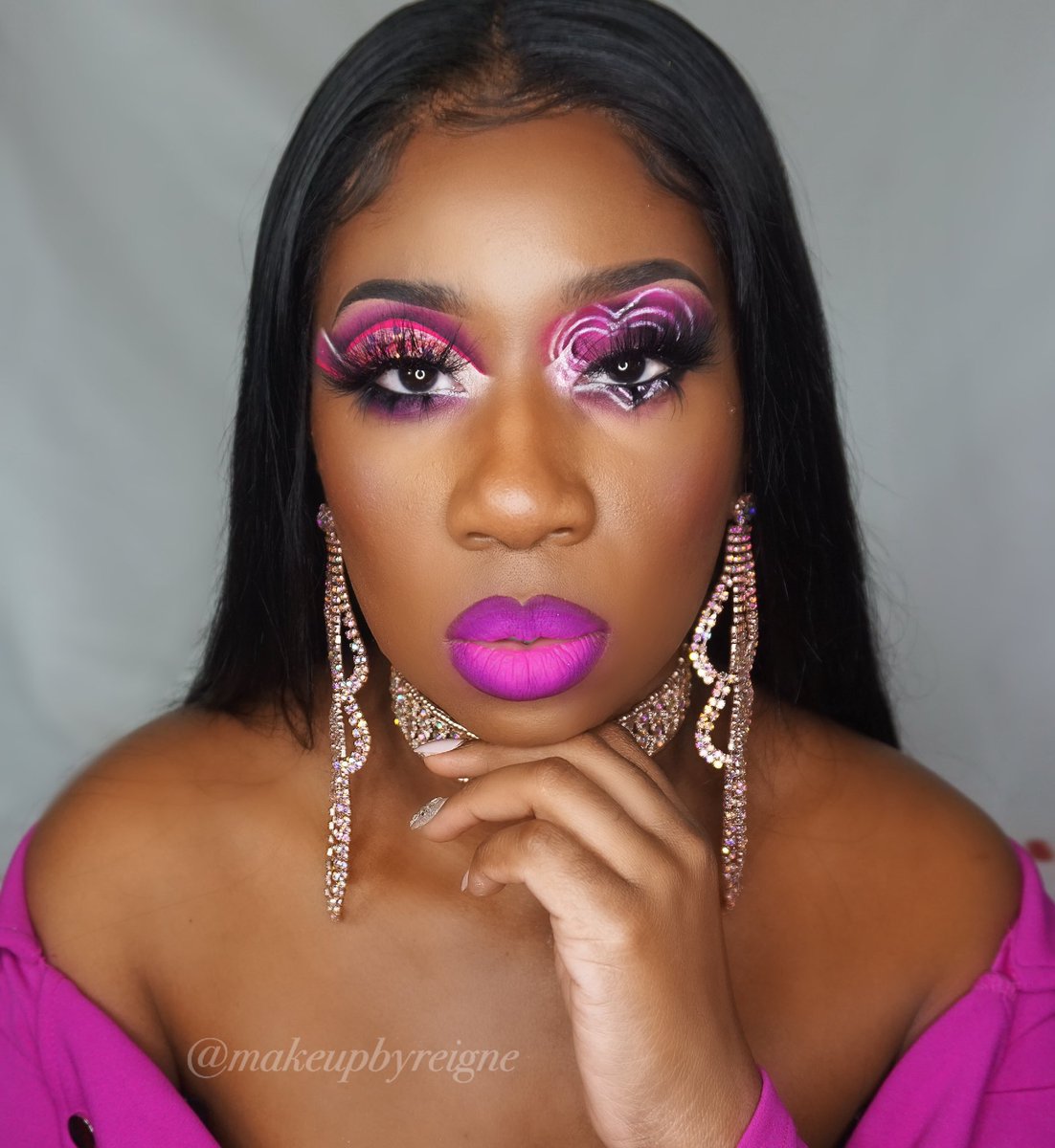 A Valentine’s Day look💖 @TheCrayonCase 🖍Chalk dust O and Y 🖍The blush binder 🖍Fruits matte lippie @fruitscosmetics @MACcosmetics @fentybeauty