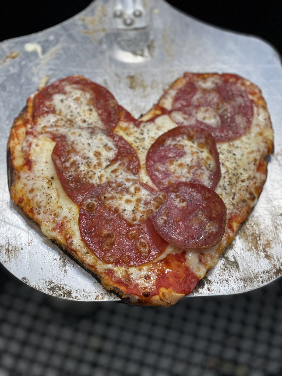 tkodeli's tweet image. Love is in the air! 🏹 
Stop by TKO this weekend to try our  NEW heart shaped pizza 😍 
Also be sure to catch us this weekend in #SpringValley at the Drive Thru event! See ya soon 😋