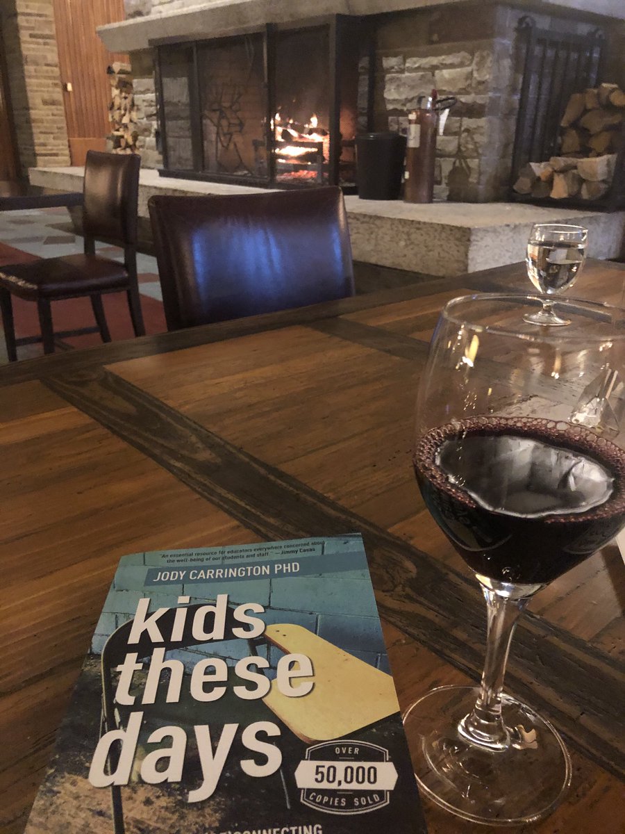 cashmobstalbert's tweet photo. Exhale.
Settling in for some family time and some great reading from a fellow #knowedmonton amazing lady! @DrJCarrington @FairmontJPL https://t.co/CKdvoyqYeR