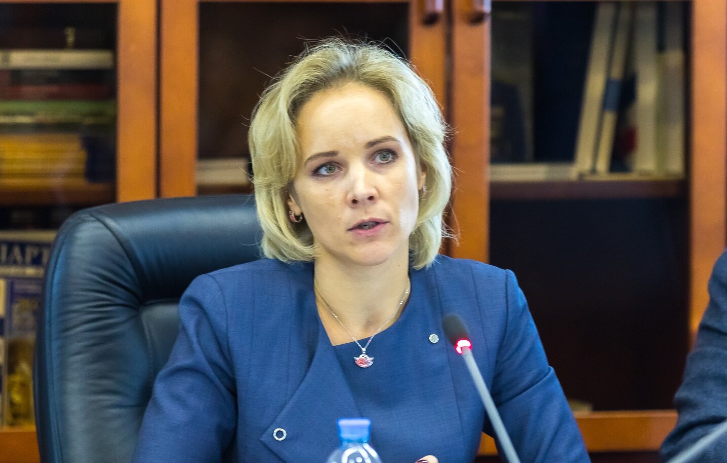 Директор департамента т.п. Демидова