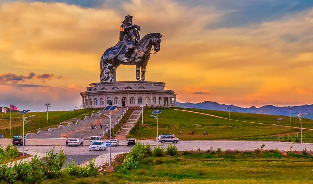Pic related: A 60-foot tall unobtanium-alloyed-steel ultrachad Statue of Gengis Khan in contemporary Mongolia