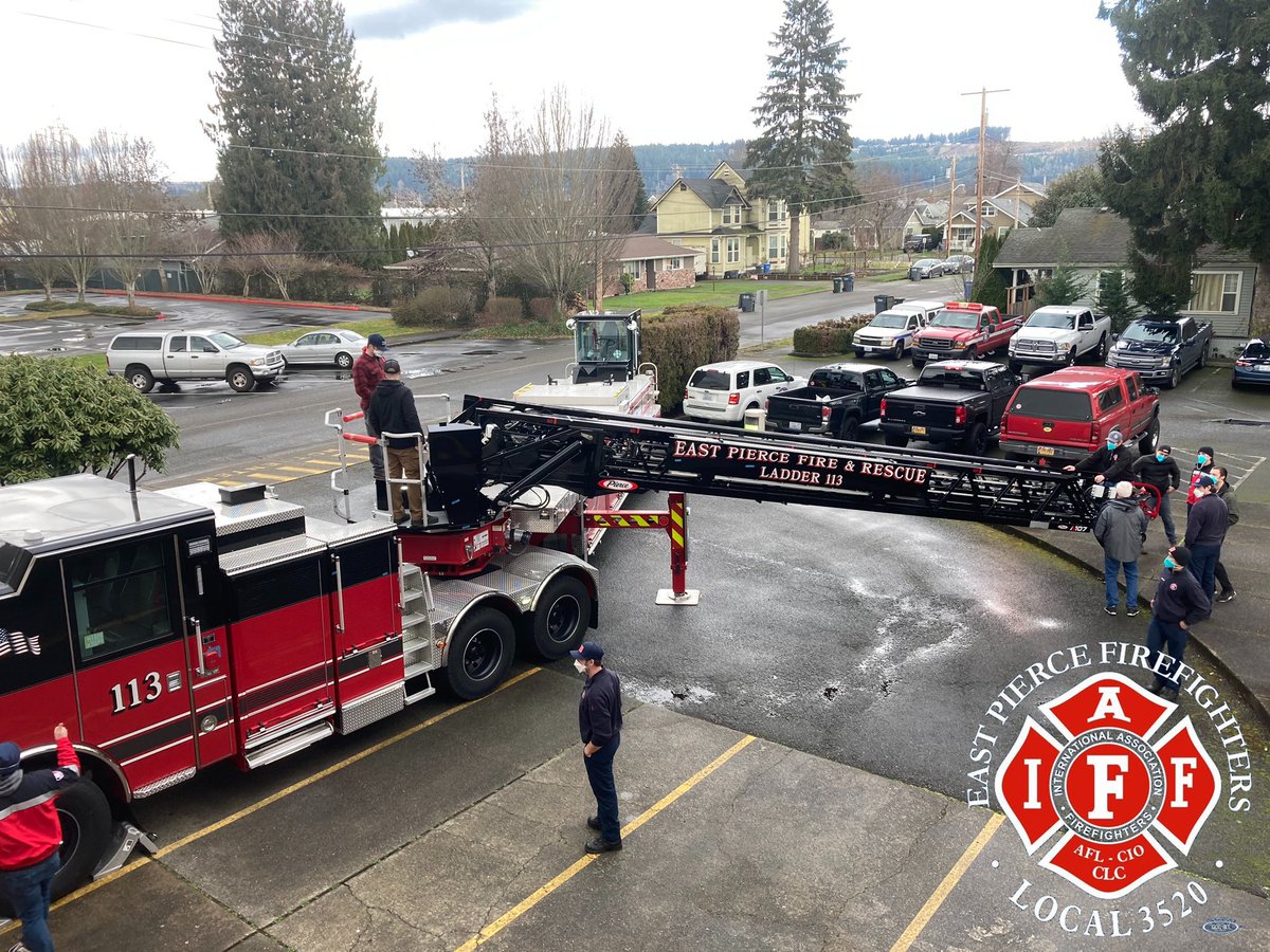 EastPierceFFs's tweet photo. The Ladder 113 crews spent their morning getting a manufacturer orientation from Pierce Mfg! More oversight for our crews so we can safely and better serve you!
#IAFF #Truck113 #Ladder113 https://t.co/V7H5unCd35
