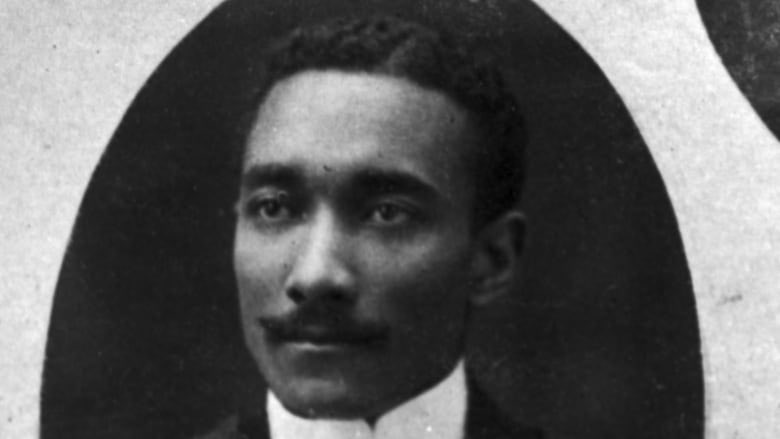 CrystalIsert's tweet photo. @hclocalnstu This week, my students @LeslieThomasSch researched NS first black doctor, Dr Clement Ligoure, who treated 1000s after Halifax Explosion, published NS first black newspaper &amp; recruited CAN only all black battalion. https://t.co/eIl6PXvdlB #diversityhfxcounty https://t.co/KaMQrI01vP