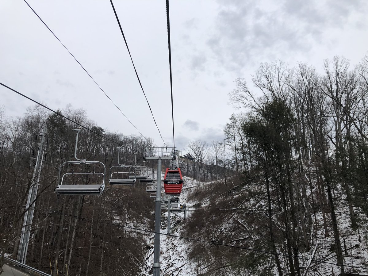 ScottFaisFun's tweet photo. IN PRODUCTION TONIGHT: Rising 660 feet above #Gatlinburg awaits #Anakeesta (@magicinthemountains). The theme park in the sky is open for #EnchantedWinter in the #smokymountains. https://t.co/Wpt0dWc4an