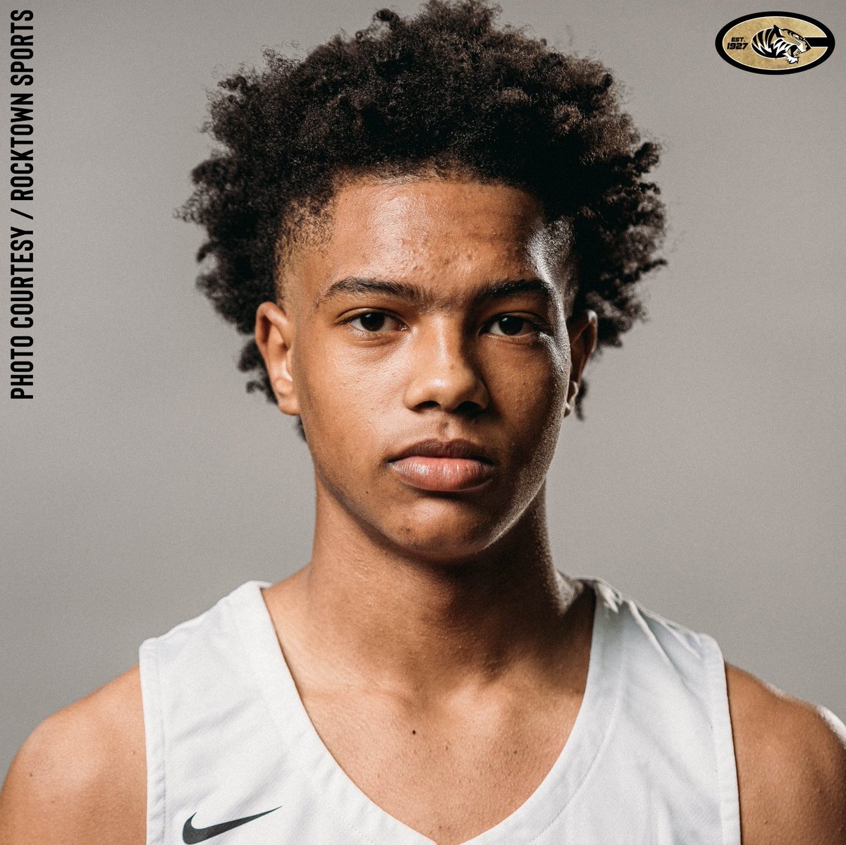 ARHoopScoop's tweet photo. Per source, 2023 Bryson Warren @BrysonBswish (6-2 PG, LRCentral) has been offered a scholarship by TCU https://t.co/OMwdE9YUyS