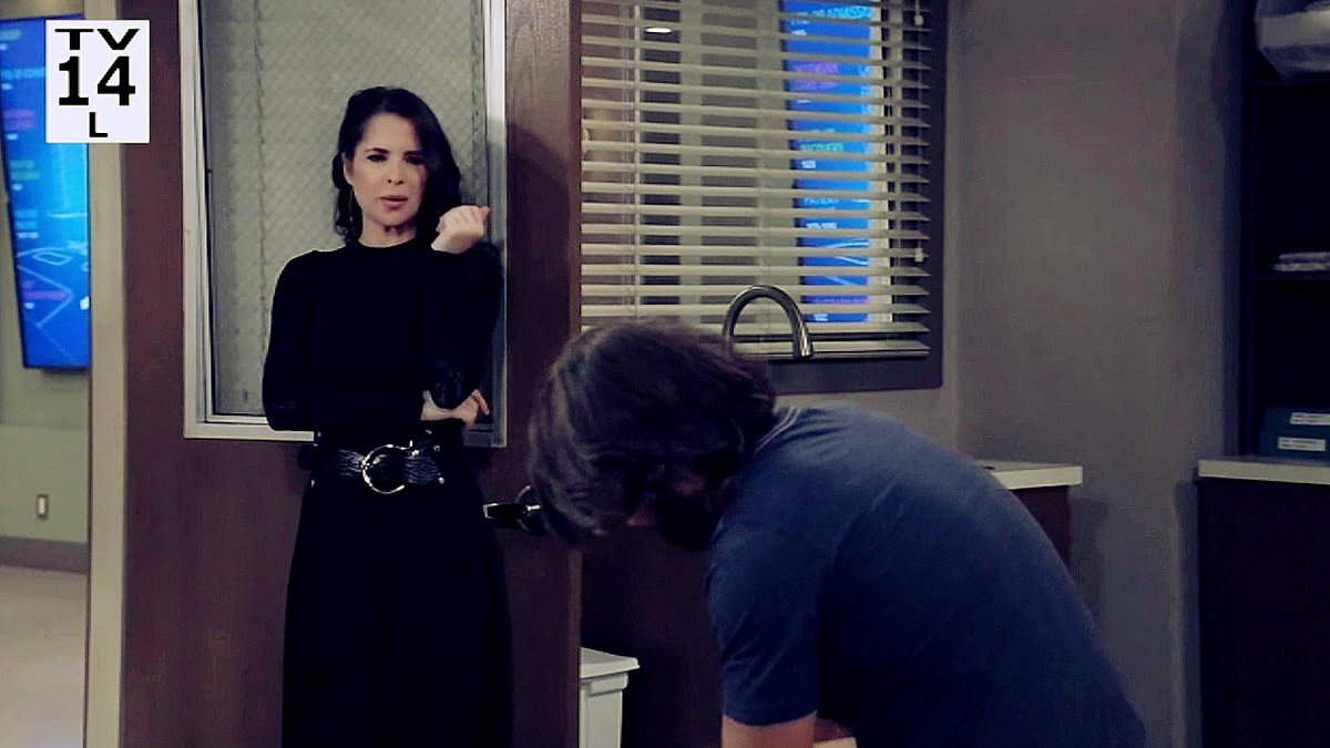 "Should you be doing that?""If I don't I will be charged with indecent exposure...."Dante was like "Either way my ass is out of here!"   #GH  #Sante