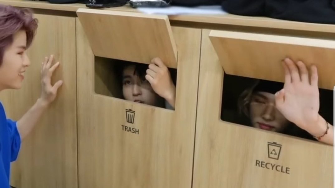 stray kids out of context (@outofskz) on Twitter photo 