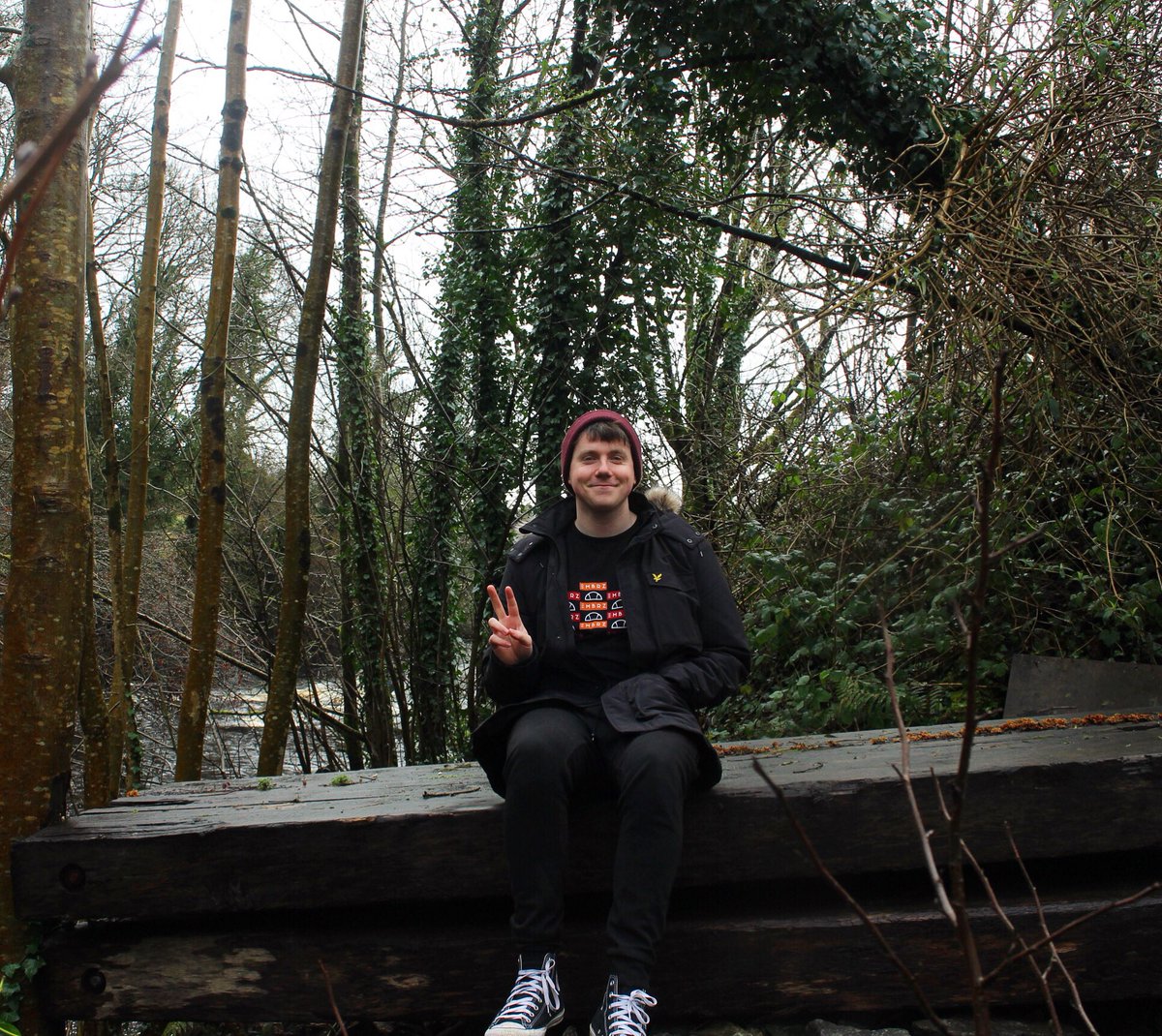 Embrz's tweet photo. Sorry I’ve been quiet lately. I’m locked away writing new music (attempting an album 😬). In the meantime I put together a new Endless Drive Mix which will be out Sunday. If you don’t wanna wait, you can listen now on my Patreon ❤️ https://t.co/CPdvRflAQw