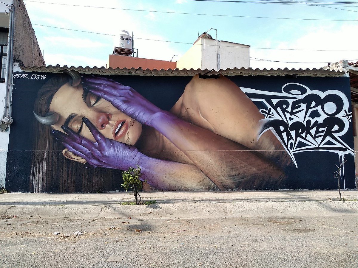 artevisualmex's tweet photo. Enrique Zapata https://t.co/nzkoJZrpJr Trepo Parker, #graffitero con inicios ilegales durante 12 años y 8 en el ámbito legal de la cultura, dedicando todo su tiempo hacia el #muralismo. Su estilo es una mezcla de comic realista y realismo mágico https://t.co/YHpU6CLdxh