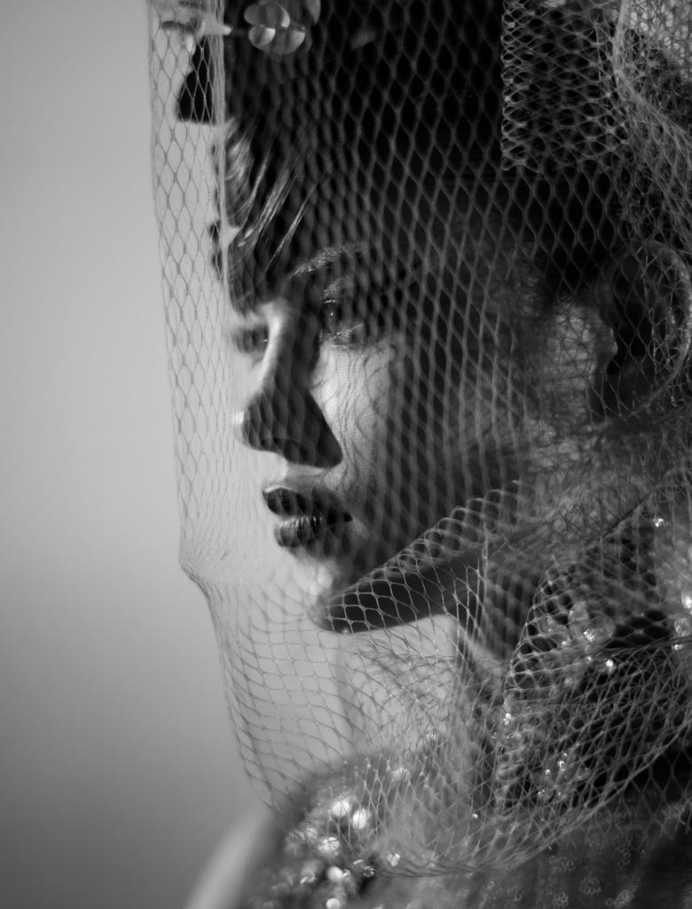 Leica_UK's tweet photo. Leica photographer, Ian Gavan, shares a stunning selection from his recent black-and-white series focusing on fashion, portraits and the exquisite details in between. #MasterTheM

Camera: #LeicaM10
Lens: Summilux-M 50mm, Summicron-M 28mm
Leica M-System: https://t.co/t5kWPAD8A9 https://t.co/tCyOk92YXy