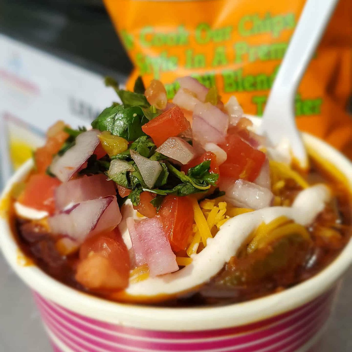 IceGios's tweet photo. #WELLINGTON - Join is #TONIGHT at Bramford Park. 5pm to 8pm! Come hungry and check out our hot Chili 🔥  to keep warm! #FoodTruck #Event #WeCater #PalmBeach #RoyalPalm https://t.co/Xthuzb32vs