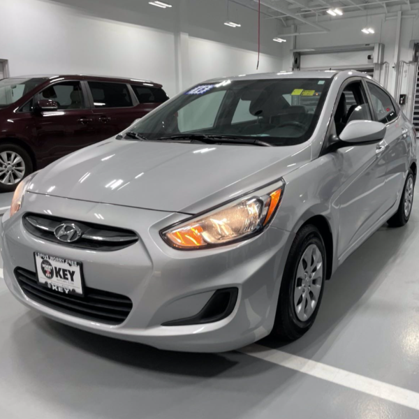 KeyHyundai's tweet photo. At Key Hyundai of Manchester, you can find unbeatable deals right at your fingertips. Visit our website to browse our inventory of reliable vehicles priced under $10,000. https://t.co/pKiJNhV5ew https://t.co/kmvOievkez