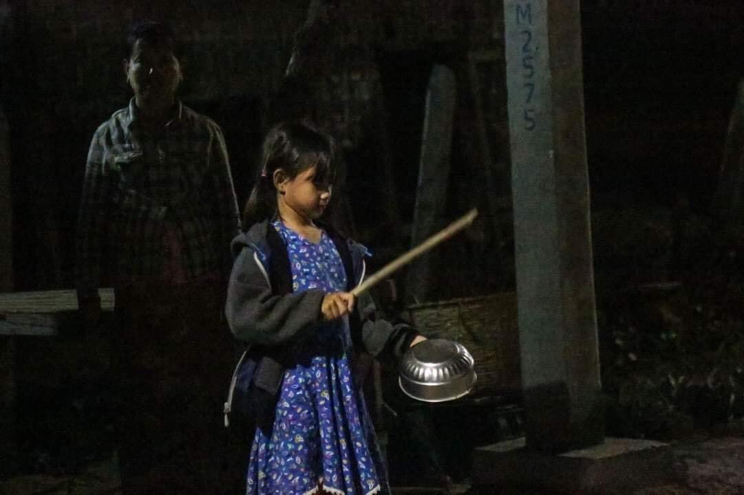 စကားလုံး မလိုပဲ စကားပြောသော ဓာတ်ပုံများ 

#Rejectthemilitarycoup 
#HearOurVoice_Myanmar 
#စစ်အာဏာရှင်စနစ်ကျဆုံးပါစေ 
#Photo_Credit