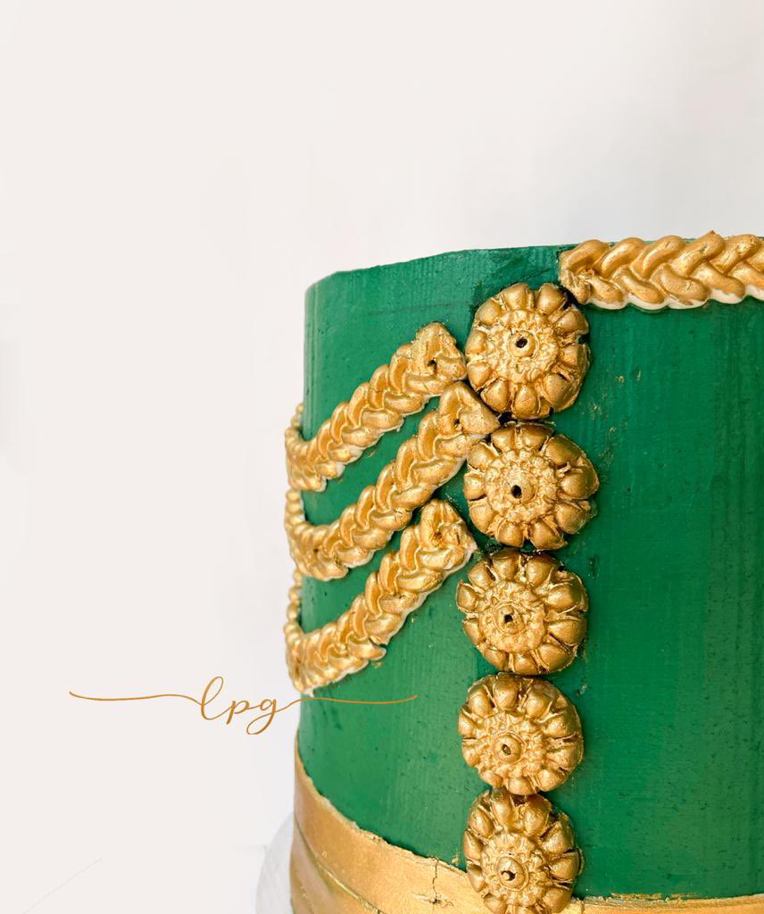 petitegateaung's tweet photo. Any guesses what this cake represents?
Comment below 😁 https://t.co/zUCI9NMZhQ