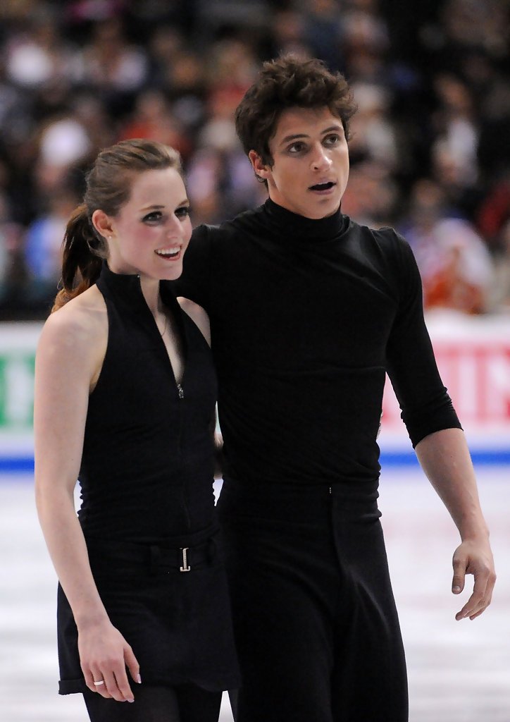 2007: singles skater Yuna Kim and ice dancers Virtue/Moir enter seniors and bring with them classic silhouettes and elegant designs into fashion, settings trends of simple silhouettes and elegant detailing setting the standard in the next eight years of their careers.