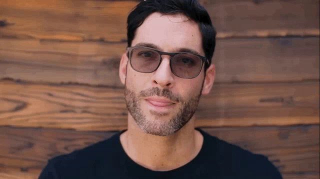 Tom Ellis as an otter a thread