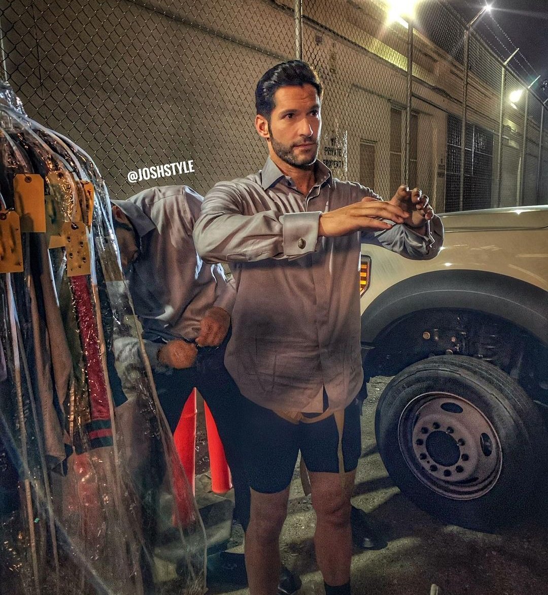 Tom Ellis as an otter a thread