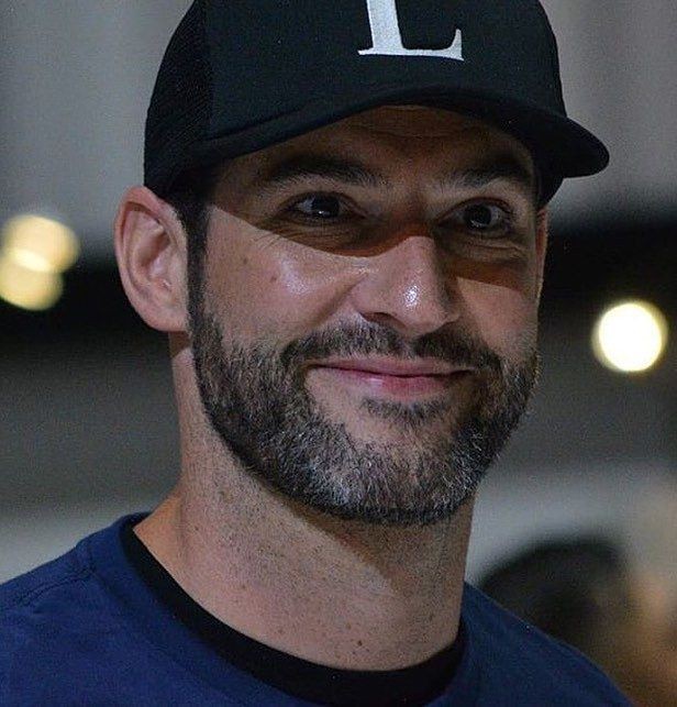 Tom Ellis as an otter a thread