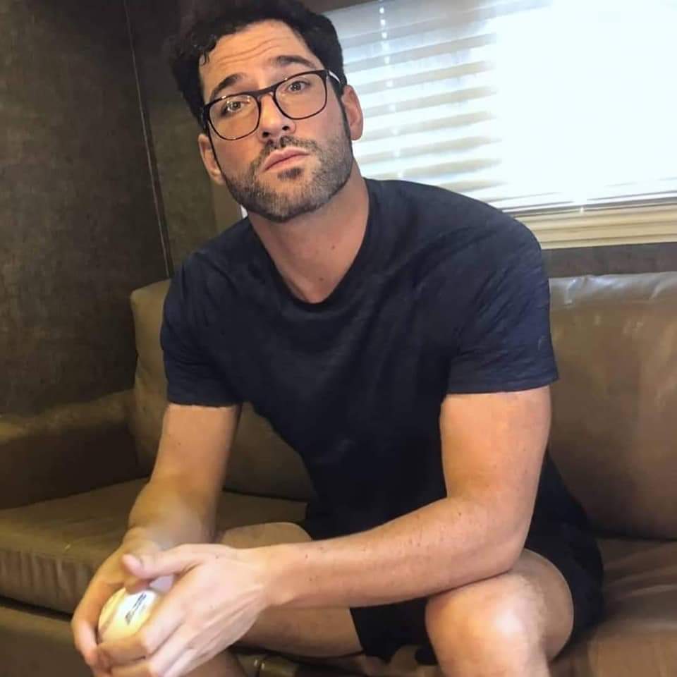 Tom Ellis as an otter a thread