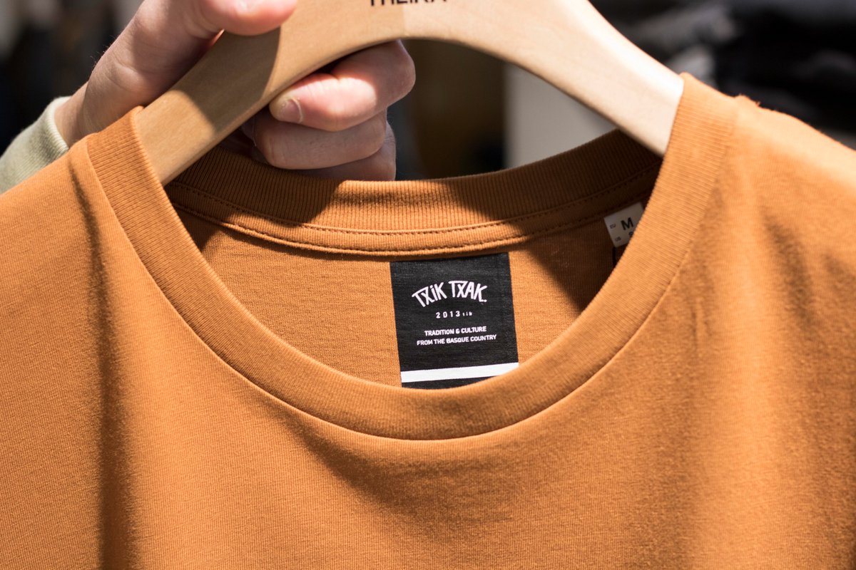 hemenGOSHOPPING's tweet photo. Txik Txak Gasteiz saca su propia marca👏
Vuelve a sus orígenes haciendo un guiño al mundo de la pelota, volviendo a lo que vio nacer a la tienda.
🌍 Pza. de La Provincia, 6 Bajo 3
🔗 https://t.co/lUtIDTWHZK
#HemenGOShopping #Vitoria #Gateiz https://t.co/hWRSkxNQTG