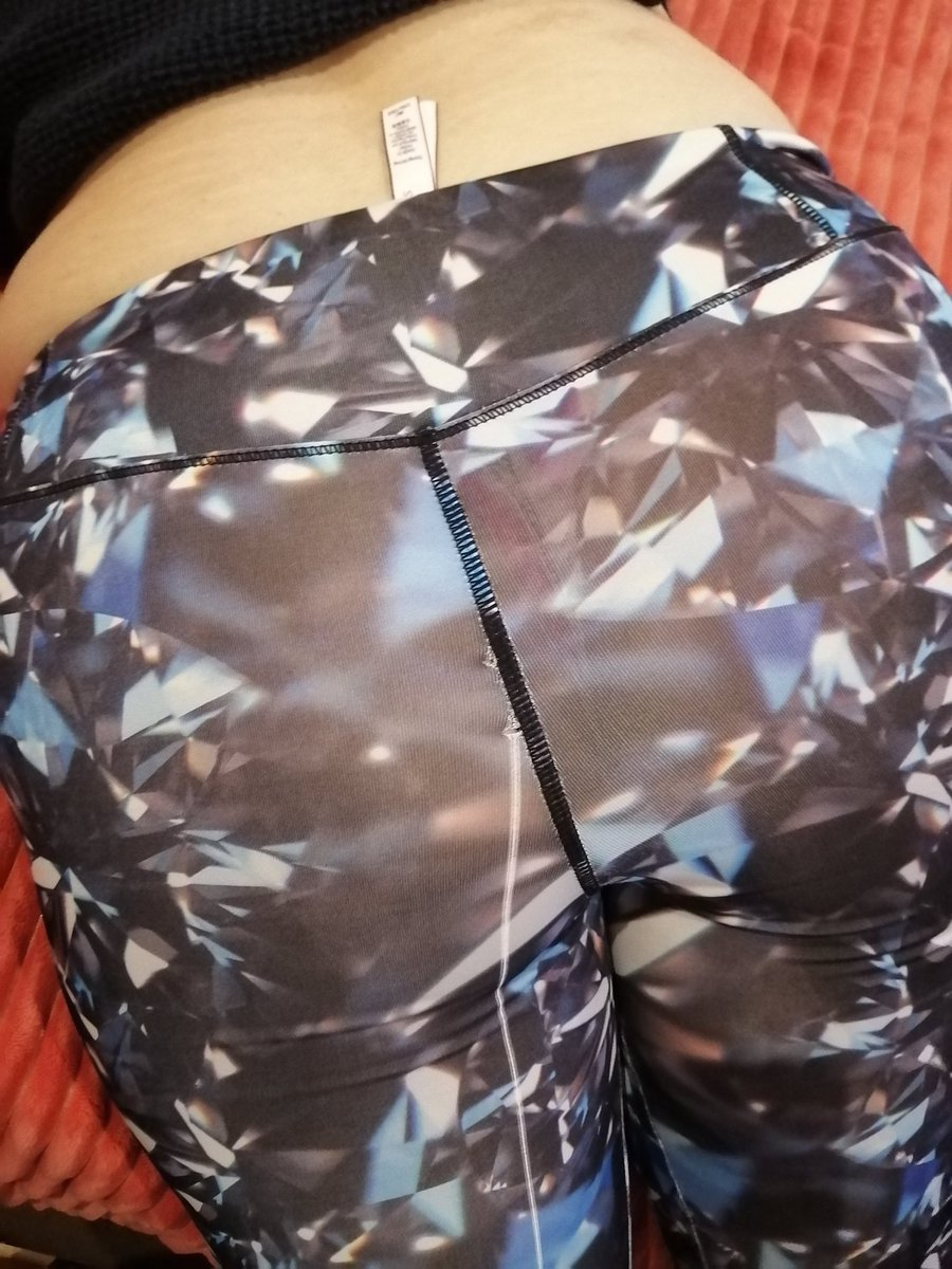 LunaSwPareja2's tweet photo. Buenas tardes #JuevesDeSeducion #JuevesDeGanarSegidores #Tangaseductora #Leggings #culosqueenamoran #culoncita #culosenleggins https://t.co/xxeJoUtku2