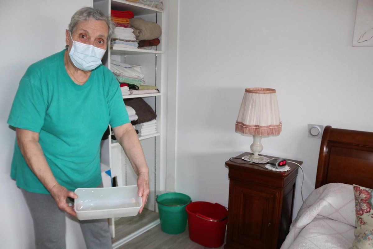 #Dijon : ils se battent contre des fuites d'eau dans leur logement depuis 27 mois c.bienpublic.com/insolite/2021/…