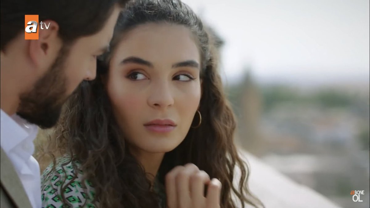 The first time Miran came up behind Reyyan she jumped and was startled. Now, she senses him, is no longer scared. Being approached from the back is the most vulnerable position& requires the highest level of trust to know you won’t be betrayed. They’ve reached that point.  #Hercai