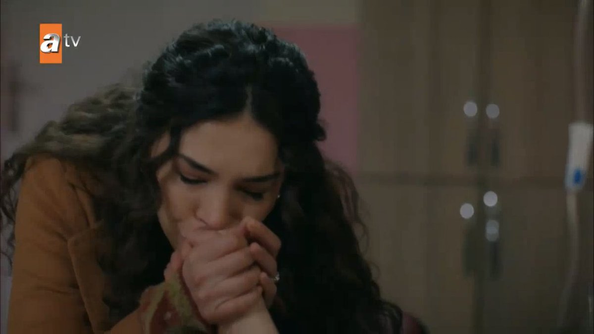 This ep brings up huge issues of trust for ReyMir. One thing I will say is that their trust inherently shines. They have never been more married, more comfortable, more casual with each other in their dialogues and movements. It’s so beautiful to see how far they’ve come  #Hercai