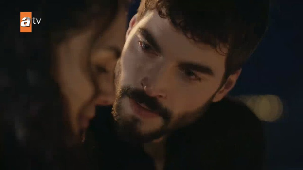 The first time Miran came up behind Reyyan she jumped and was startled. Now, she senses him, is no longer scared. Being approached from the back is the most vulnerable position& requires the highest level of trust to know you won’t be betrayed. They’ve reached that point.  #Hercai