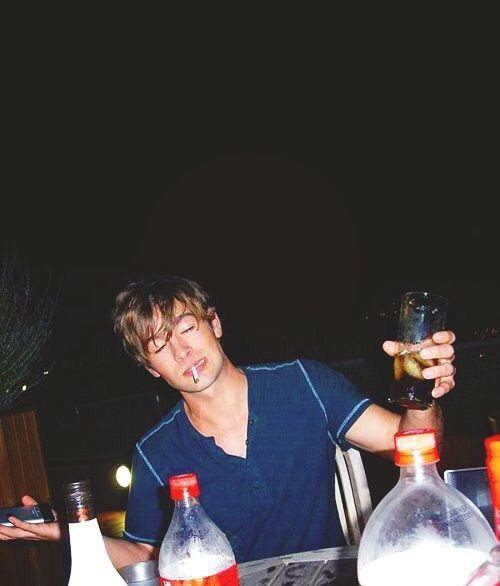 cinemadarling's tweet photo. chace crawford with a cigarette 🚬 in his mouth... because why not? https://t.co/kxv2seXy1U