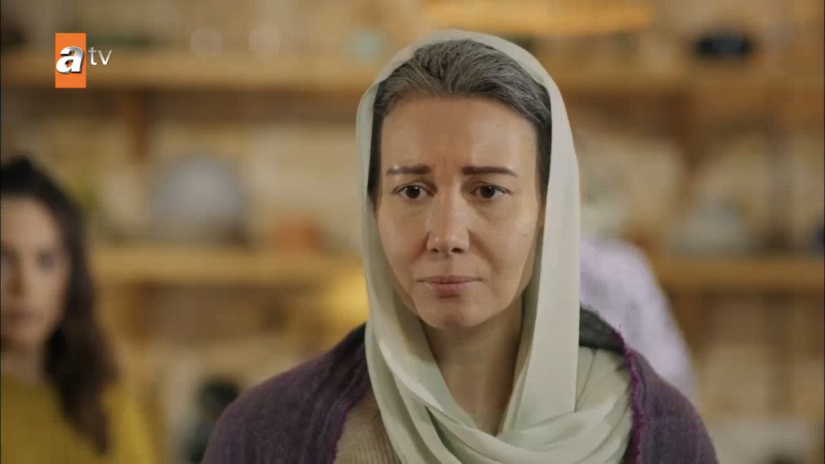 Dilsah: I have to say I’m just confused. Either the writers have totally failed in portraying a woman who is extremely traumatized & in need of help, or there is something fishy about her. She changed her mind about Miran VERY quickly, too quickly  #Hercai