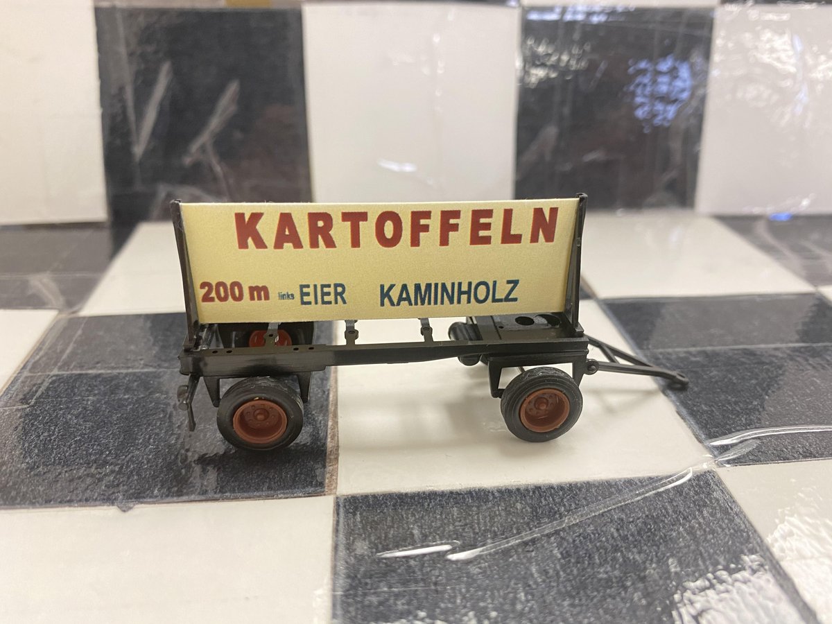 CANCarRaceAndM1's tweet image. New Arrival - 1:87 Model Trailer

​This is a high quality 1:87 (HO Scale) 2-axles trailer of Landswirtschaft "Kartoffeln"​​ from VK Modelle. 

More Model Cars items are available in our shop and online store. 
#CANCarRaceAndModel 
#ModelCar #ModelCarCollection
#Summerside #PEI
