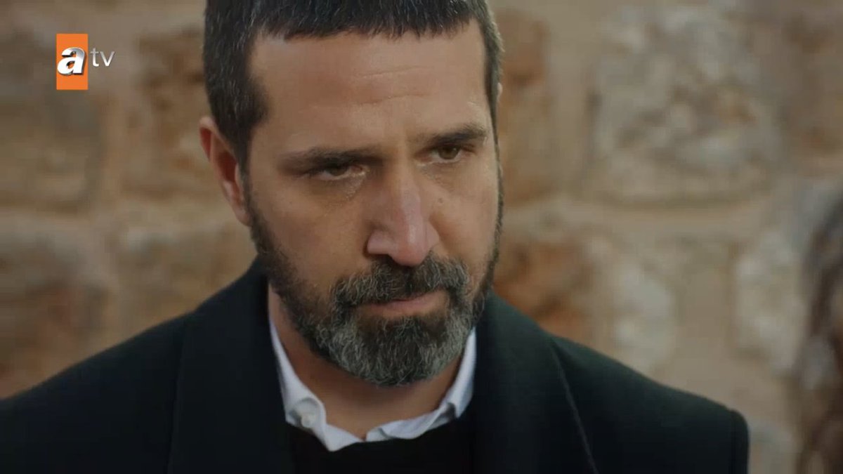 Mahfuz: F them for deleting Mahfuz/Reyyan scene. He is the most respectful of them all- it’s clear to see where Reyyan got her levelheadedness from. He just wants to protect her with no strings attached. But maybe Asiye will be the one to notice the tension with Dilsah!  #Hercai
