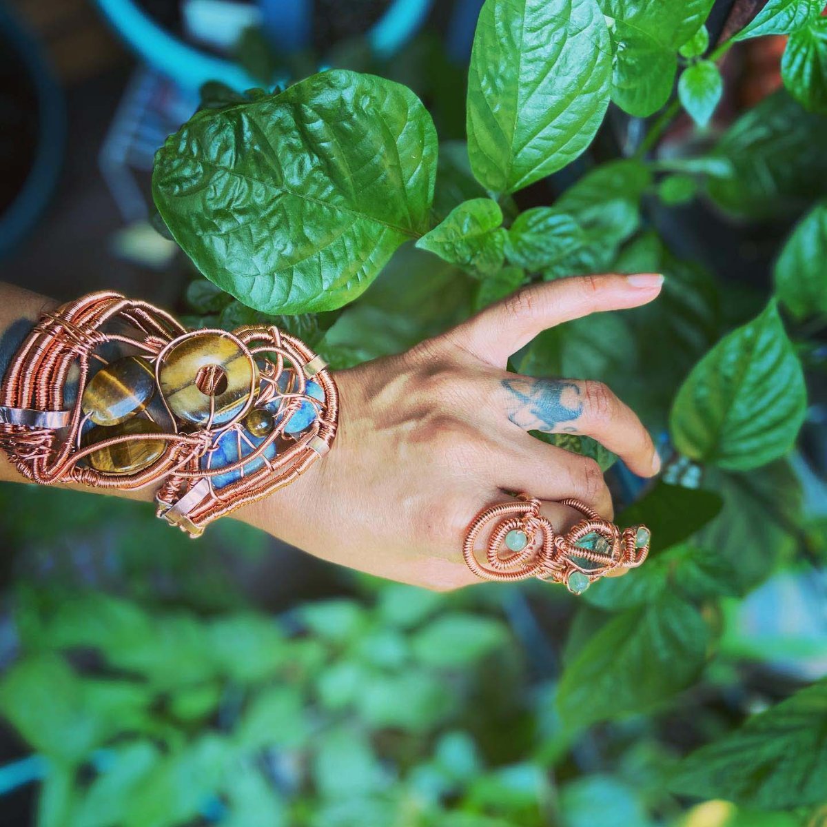 Adding some good energy and style to your everyday looks.  #vibratehigher  #queenni #queennicollection  #crystals #crystalhealing #crystaljewellery  #wirewrapping #wirewrappedcrystals #gemstione  #handmade   #insacrystals  #minerals #customjewelry #wirewrappedjewelry