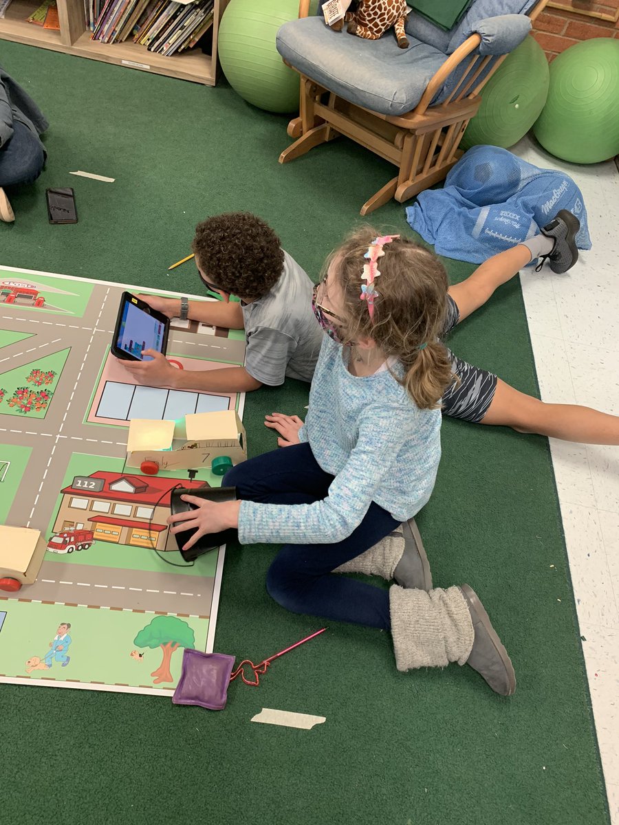 fainrockets's tweet photo. 3rd Graders coding cars through the community.  @MsMDanner @MsLParsons88 @WFISDschools #DreamBig https://t.co/PW1sxH1KfE