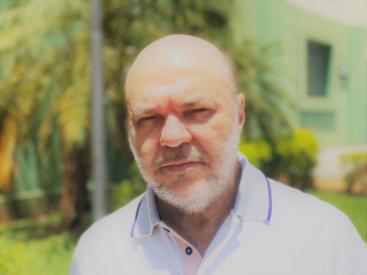 atelieeditorial's tweet photo. O professor Ariovaldo José Vidal fala sobre seu novo livro, "Atando as Pontas da Vida", no #BlogAtelie
https://t.co/ZNBuxiTC9N
#criticaliteraria
#ensaios
#literaturabrasileira
#kafka
#memoria https://t.co/5adtlIeyCK