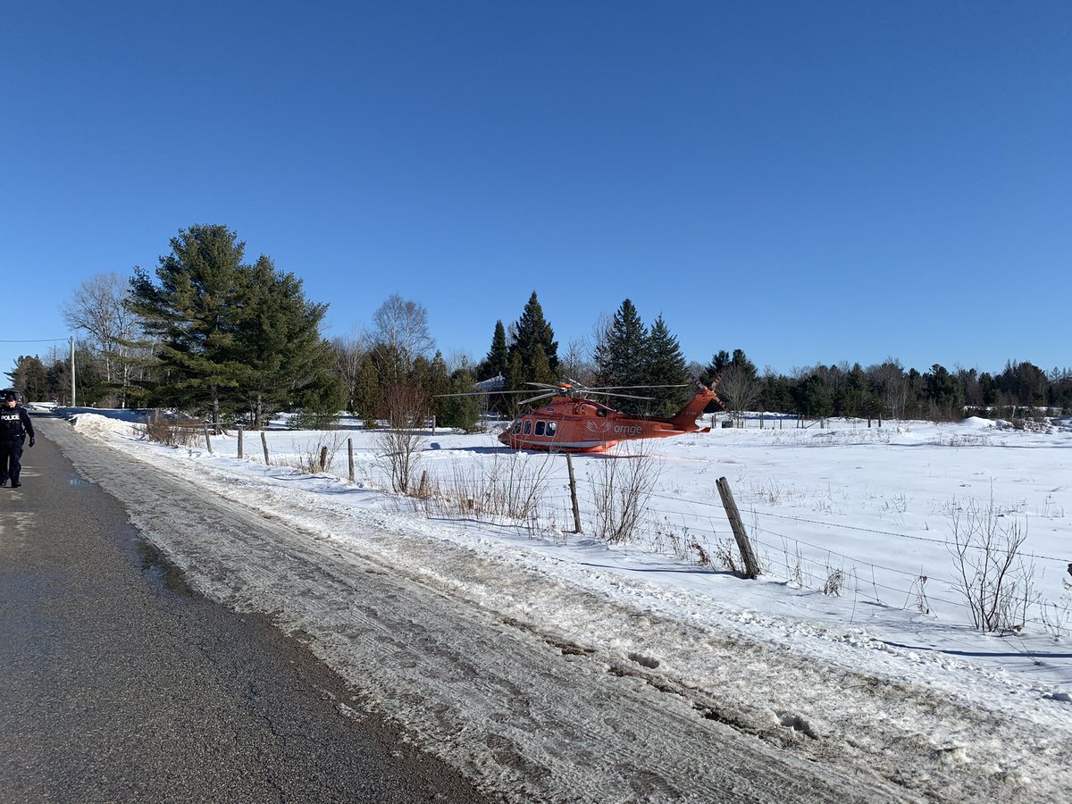 RamaParamedics's tweet photo. Miigwech @Ornge for your assistance on scene of a difficult MVC this afternoon. Thank you to all our partners @Rama_Police @ramarafire @OPP_CR for the amazing collaboration and team work. https://t.co/gRzs7Jj6aX