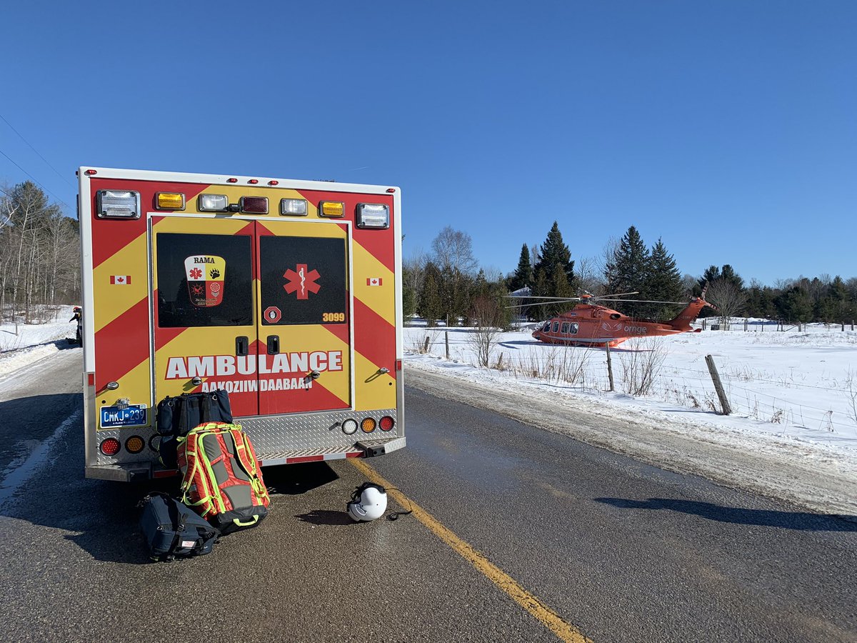 RamaParamedics's tweet photo. Miigwech @Ornge for your assistance on scene of a difficult MVC this afternoon. Thank you to all our partners @Rama_Police @ramarafire @OPP_CR for the amazing collaboration and team work. https://t.co/gRzs7Jj6aX