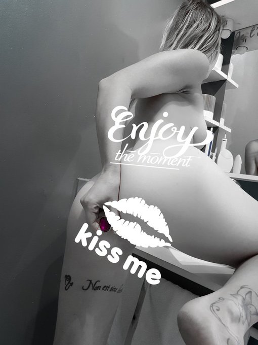 Supprime la censure 😋 https://t.co/XYoGl3i6GG https://t.co/Vq50YJNvKZ<a href="/tag/weekend"class="tags"><span>#weekend</span></a><a href="/tag/bdsmsession"class="tags"><span>#bdsmsession</span></a><a href="/tag/menottes"class="tags"><span>#menottes</span></a>