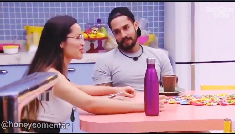 Rayonnara6's tweet photo. Quero alguém que me olhe da mesma forma que o Acrebiano olha pra Juliette #Juliette #obil #acrebiano #BBB2021 https://t.co/vTw7TgIXpW