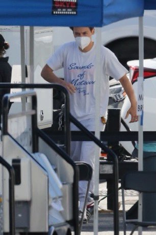 Every Harry Styles set photo we have gotten to date a very long but needed thread